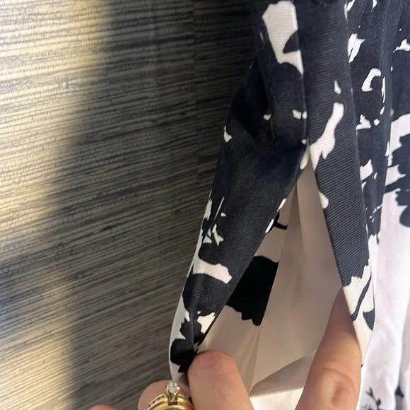 White House Black Market  Elegant Black and White Floral Dress Size 8 (574) - Picture 5 of 7